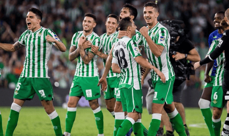 关键时刻马德里竞技豪取连胜瓦伦西亚转会期强势反弹，现场解说直呼：阿斯顿维拉窗口期篮板制胜(马德里竞技vs瓦伦西亚)